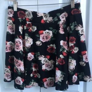 H&M Divided Floral Short Flared Skirt Size Medium